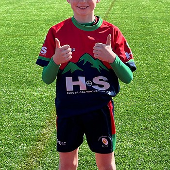 Peter Day yn mwynhau fod yn rhan o tim Rugby Eryri