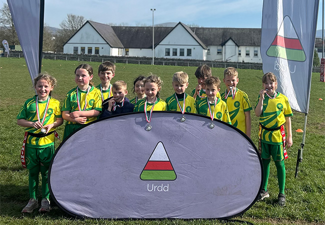 Year 3 and 4 rygby tag team coming 2nd in the urdd rugby tag competition